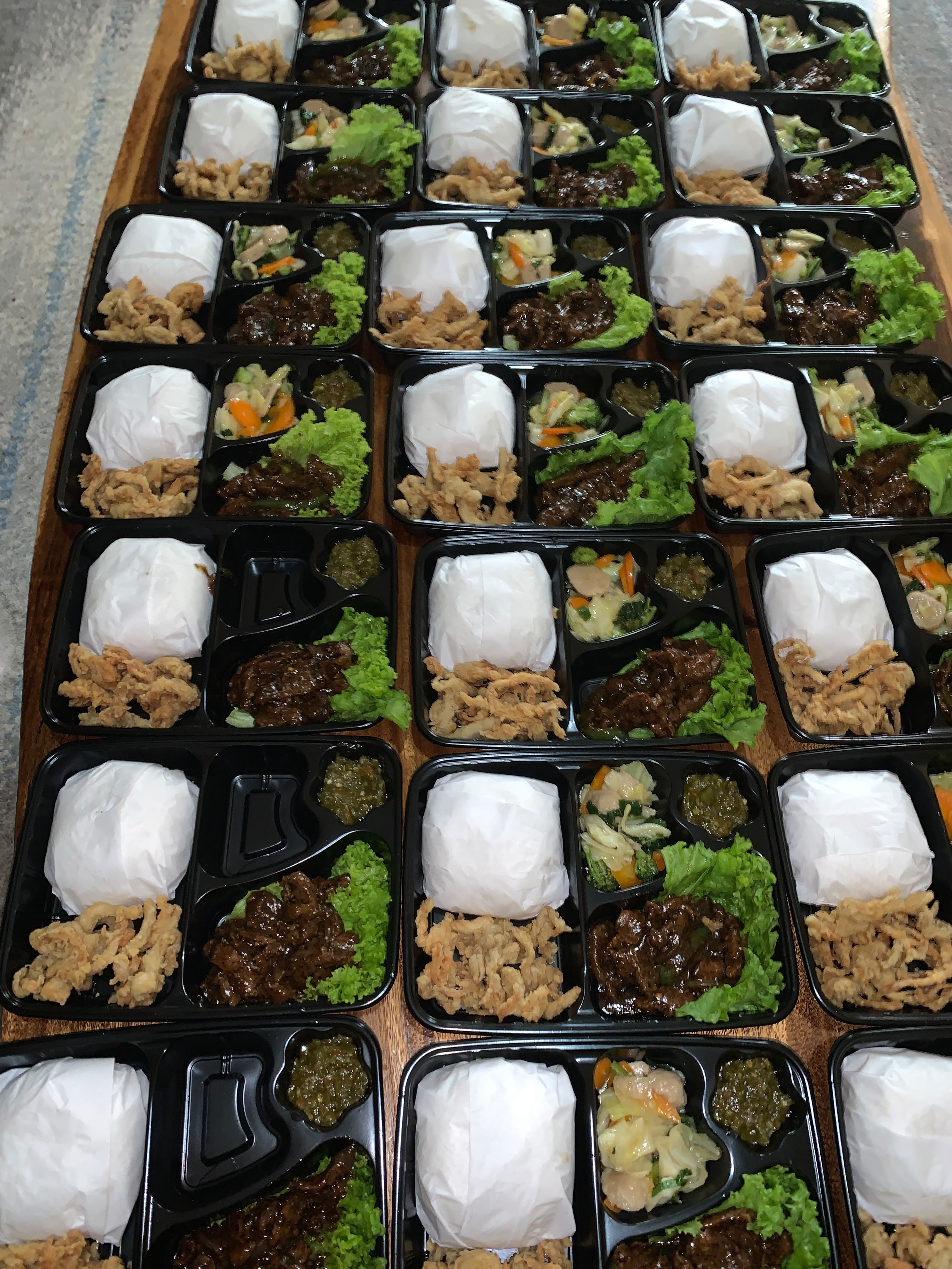 Nasi Box Ayam Lada Hitam